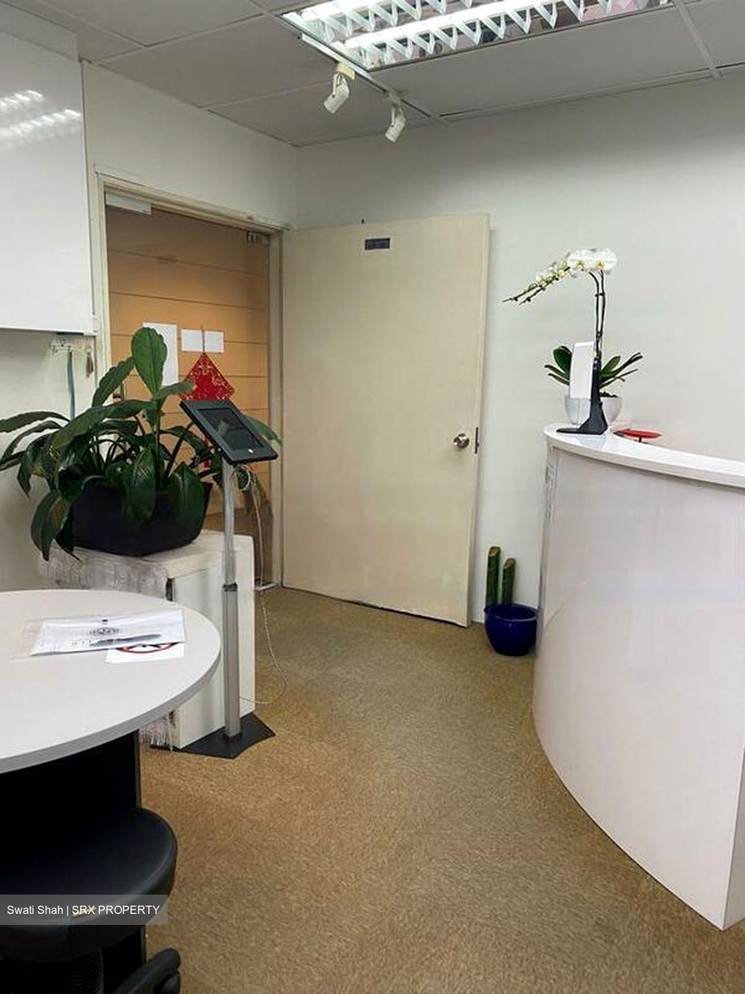 International Plaza (D2), Office #527409821
